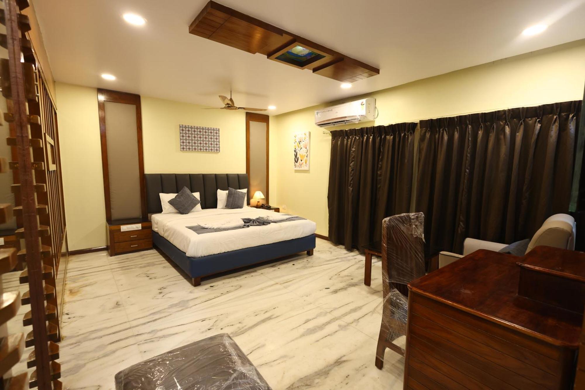 Lj Dadi'S Grand Hotel Visakhapatnam Eksteriør billede