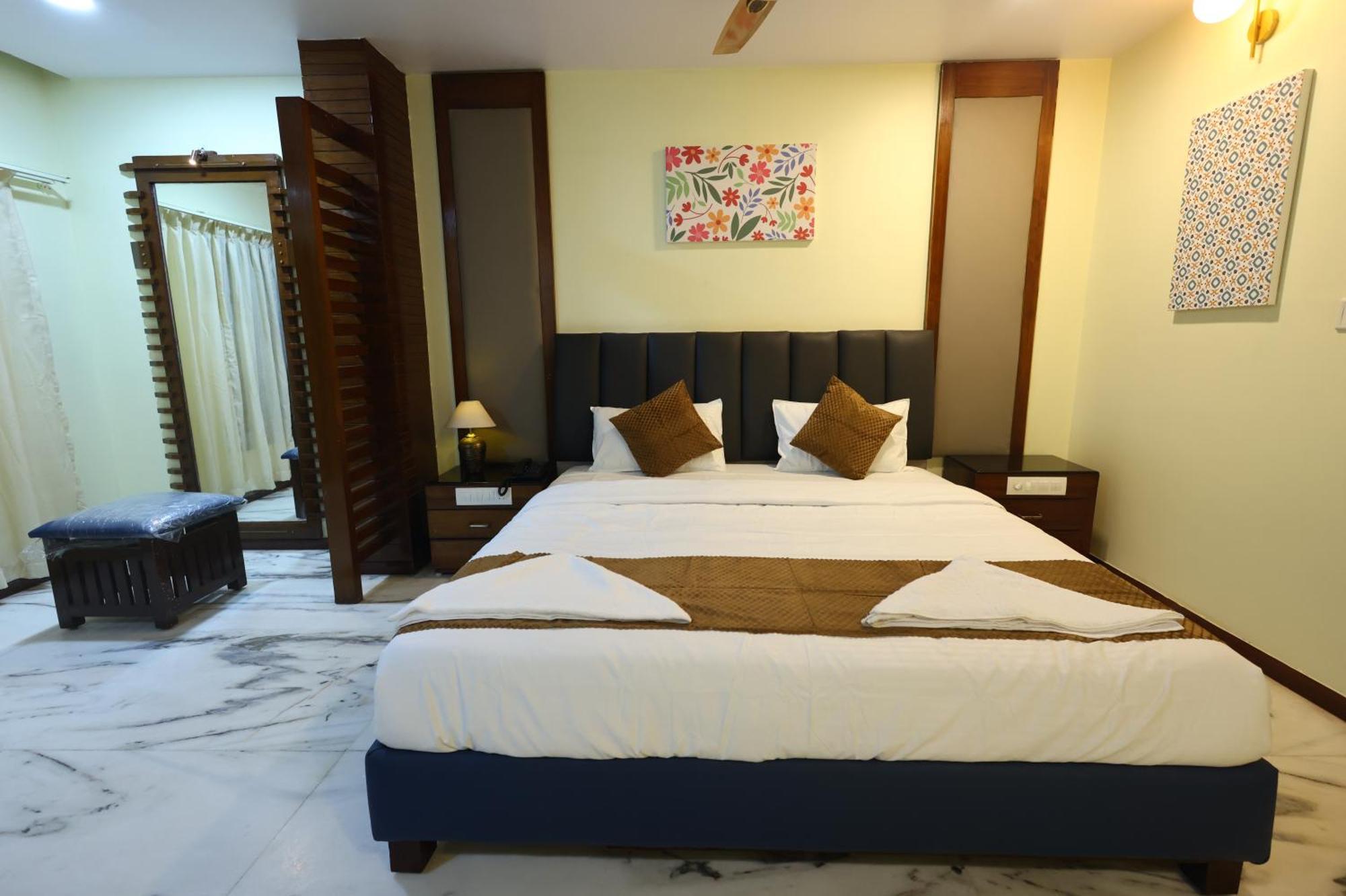 Lj Dadi'S Grand Hotel Visakhapatnam Eksteriør billede