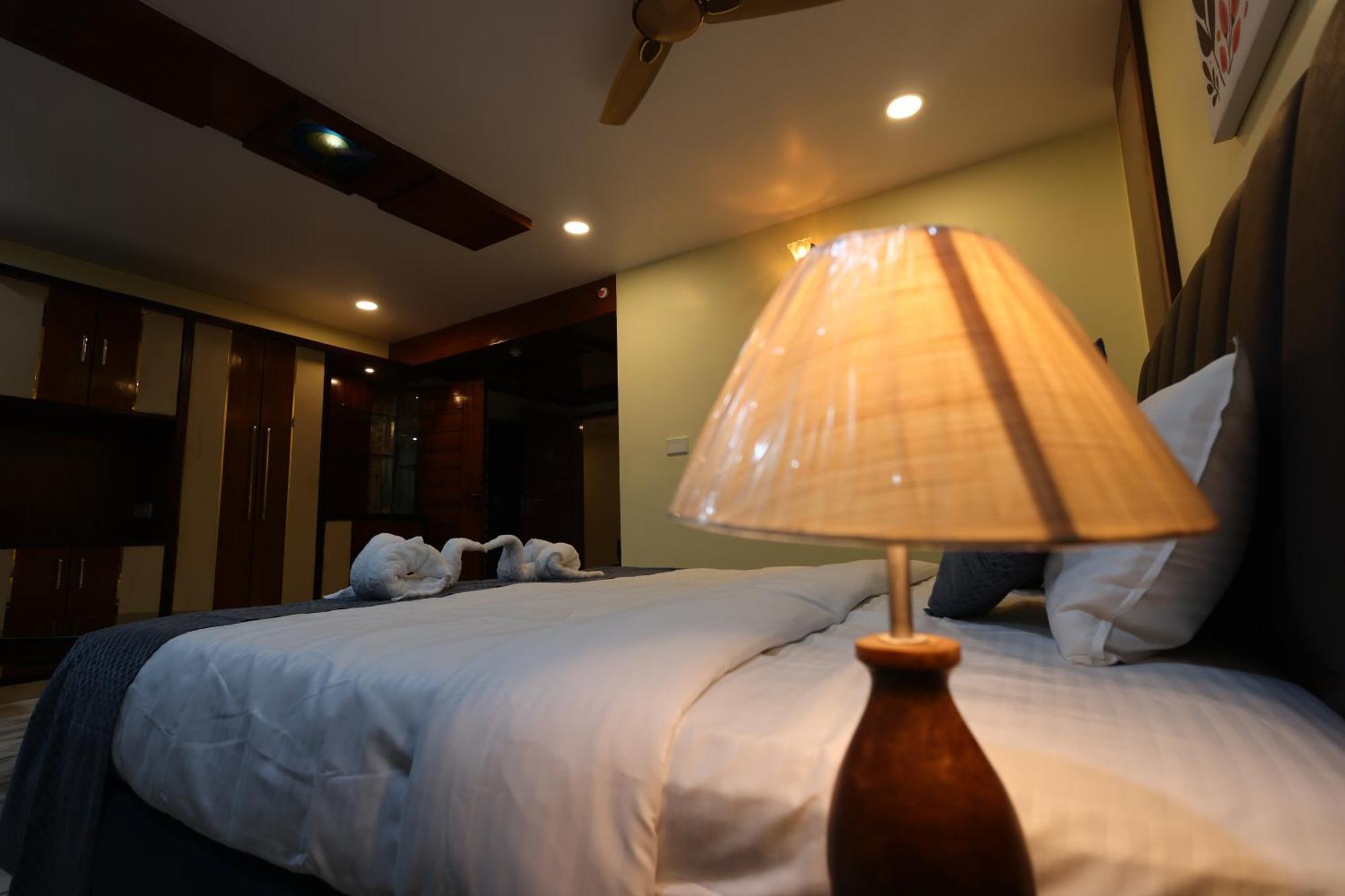 Lj Dadi'S Grand Hotel Visakhapatnam Eksteriør billede