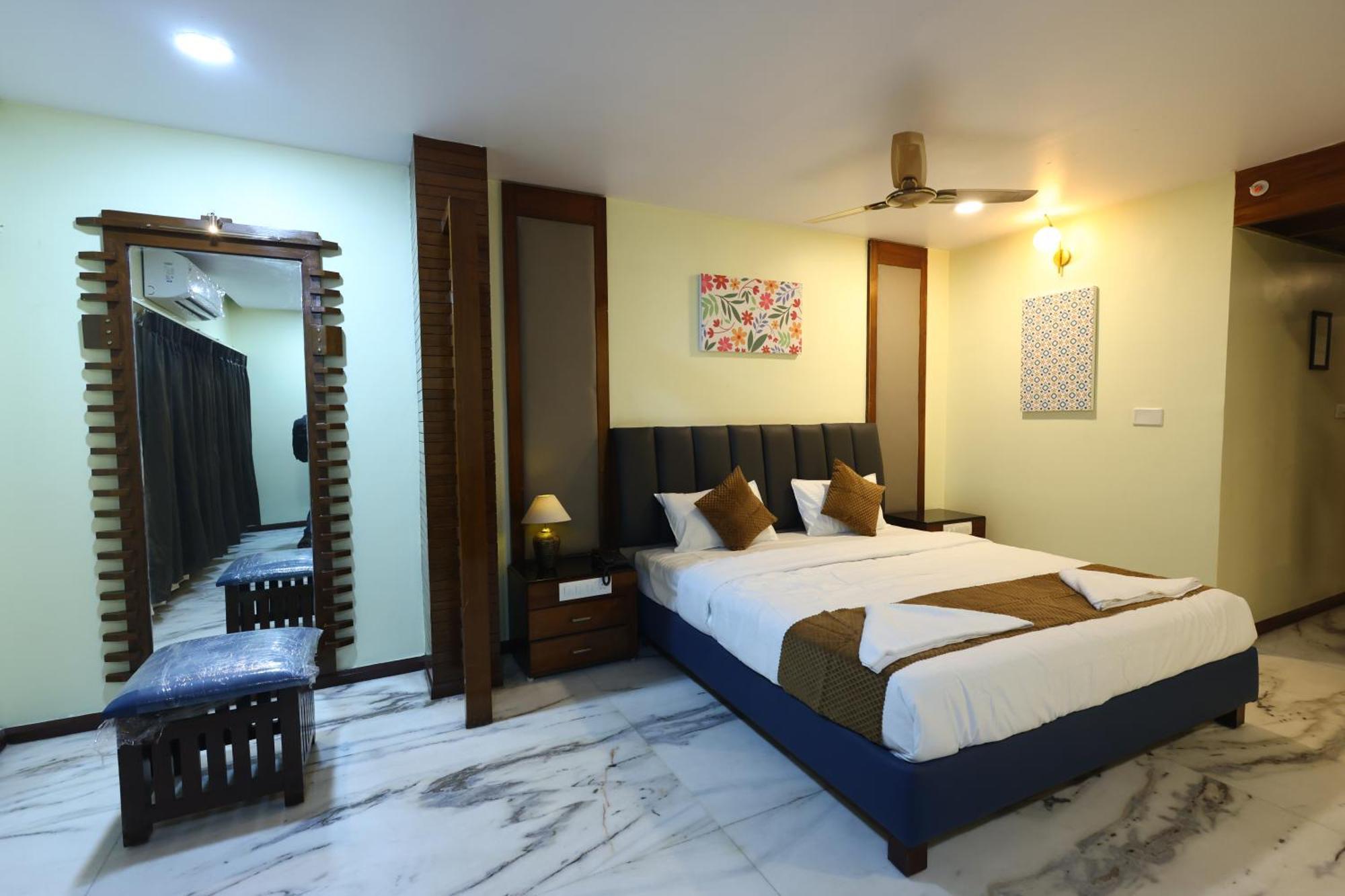 Lj Dadi'S Grand Hotel Visakhapatnam Eksteriør billede