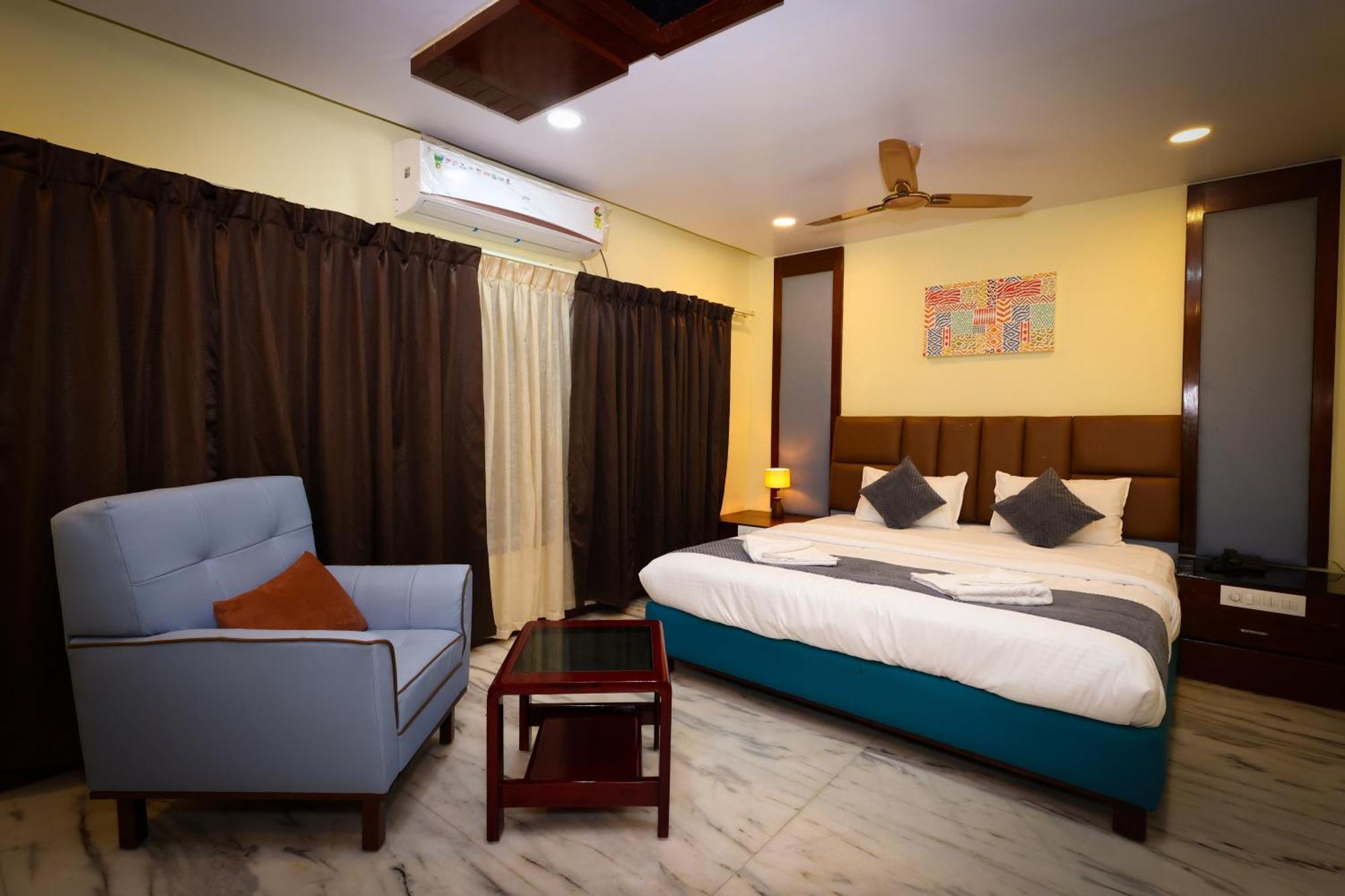 Lj Dadi'S Grand Hotel Visakhapatnam Eksteriør billede